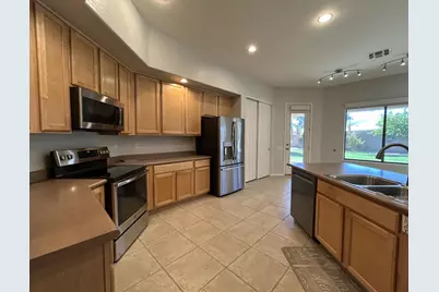 26041 N Fernbush, Phoenix, AZ 85083 - Photo 7