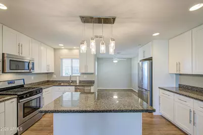 11128 W Cameo Drive, Sun City, AZ 85351 - Photo 9