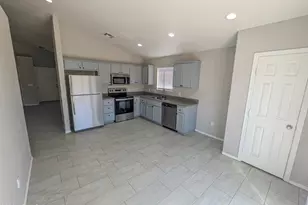 11703 W Madero Dr, Arizona City, AZ 85123 - Photo 5