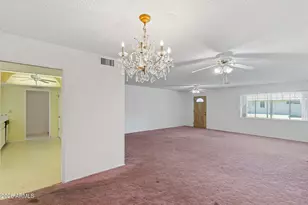 10606 W El Capitan Cir, Sun City, AZ 85351 - Photo 9