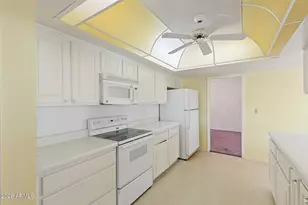 10606 W El Capitan Cir, Sun City, AZ 85351 - Photo 5