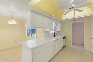 10606 W El Capitan Cir, Sun City, AZ 85351 - Photo 7