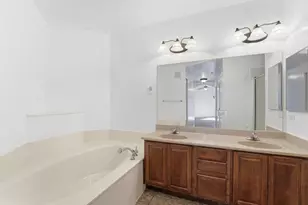 5450 E Deer Valley Dr, Phoenix, AZ 85054 - Photo 19