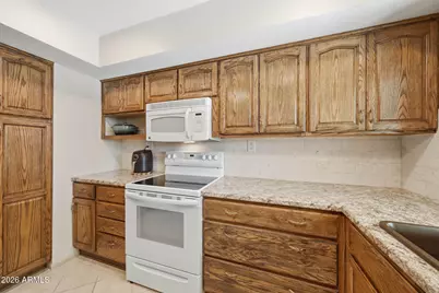 10534 W Desert Forest Circle, Sun City, AZ 85351 - Photo 17