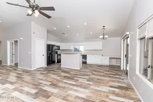 22264 N Kingston Dr, Maricopa, AZ 85138 - Photo 9