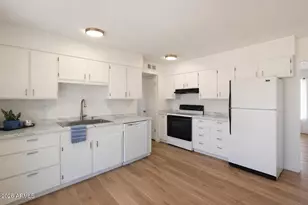 9726 W Terrace Ln, Sun City, AZ 85373 - Photo 7