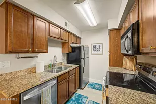 2625 E Indian School Rd, Phoenix, AZ 85016 - Photo 13