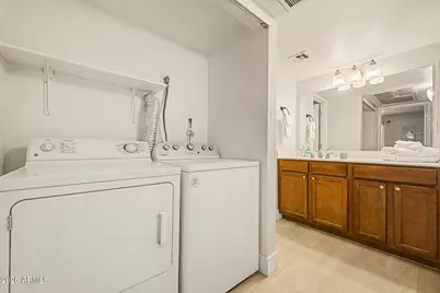 2625 E Indian School Road #222, Phoenix, AZ 85016 - Photo 1