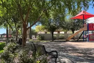 2673 S Balsam Dr, Gilbert, AZ 85295 - Photo 27