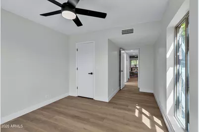 1010 E Lois Lane, Phoenix, AZ 85020 - Photo 17