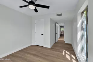 1010 E Lois Ln, Phoenix, AZ 85020 - Photo 17