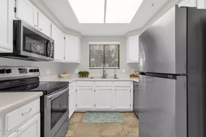 750 E Northern Avenue #2022, Phoenix, AZ 85020 - Photo 7