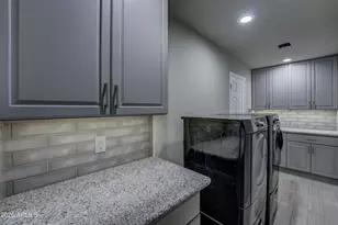 18225 N 29th Dr, Phoenix, AZ 85053 - Photo 11