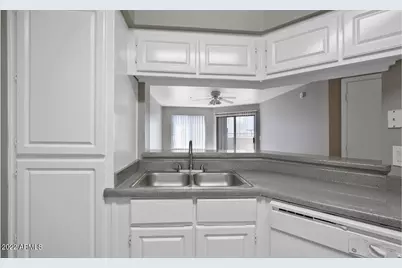 2025 E Campbell Avenue #Apt 116, Phoenix, AZ 85016 - Photo 5