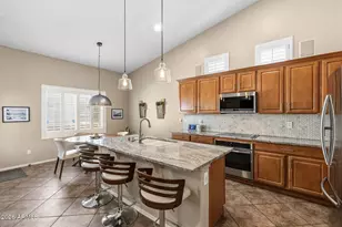 8456 W Quail Track Dr, Peoria, AZ 85383 - Photo 5