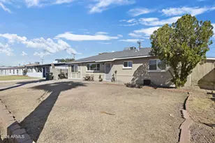 418 E Orchid Ln, Phoenix, AZ 85020 - Photo 5