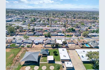 418 E Orchid Lane, Phoenix, AZ 85020 - Photo 31