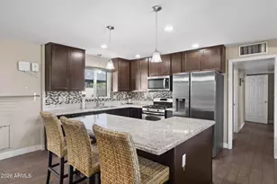 418 E Orchid Ln, Phoenix, AZ 85020 - Photo 9