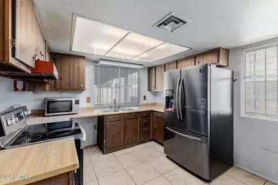 7708 W Flower Street, Phoenix, AZ 85033 - Photo 17