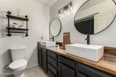 864 W Kilarea Avenue, Mesa, AZ 85210 - Photo 9