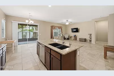 12171 W Locust Lane, Avondale, AZ 85323 - Photo 7