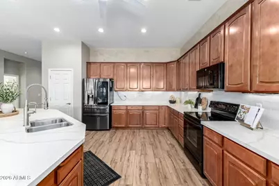 10835 W Utopia Road, Peoria, AZ 85373 - Photo 9