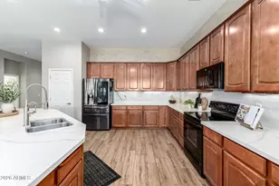 10835 W Utopia Rd, Peoria, AZ 85373 - Photo 9