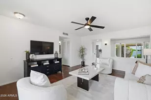 10733 W Hutton Dr, Sun City, AZ 85351 - Photo 13