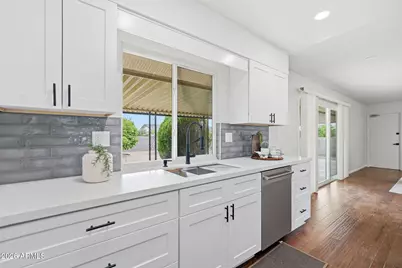 10733 W Hutton Drive, Sun City, AZ 85351 - Photo 5