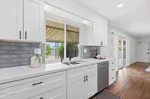 10733 W Hutton Dr, Sun City, AZ 85351 - Photo 5