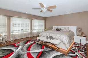 1331 W Beck Ln, Phoenix, AZ 85023 - Photo 11