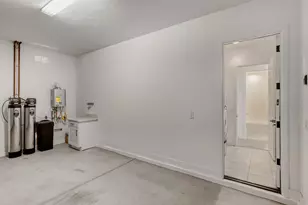 8723 W Vista Ave, Glendale, AZ 85305 - Photo 7