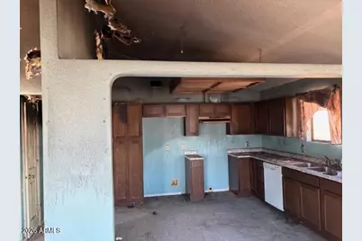 7526 W Surrey Avenue, Peoria, AZ 85381 - Photo 11