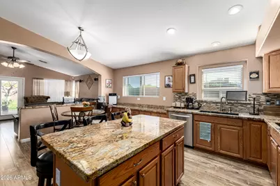 3904 W Sandra Terrace, Phoenix, AZ 85053 - Photo 9