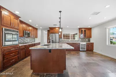 8307 E Clarendon Avenue, Scottsdale, AZ 85251 - Photo 7
