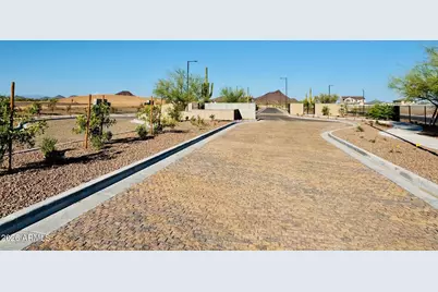 16194 W Red Bird Road, Surprise, AZ 85387 - Photo 7