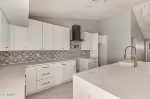 1067 E Sequoia Dr, Phoenix, AZ 85024 - Photo 7