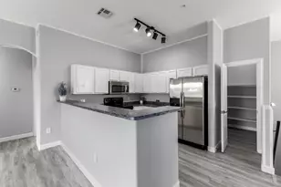 1350 S Greenfield Rd, Mesa, AZ 85206 - Photo 9