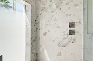 9402 N 83rd Ct, Scottsdale, AZ 85258 - Photo 17