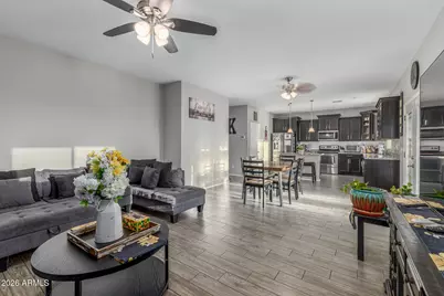 8610 N 61st Drive, Glendale, AZ 85302 - Photo 11
