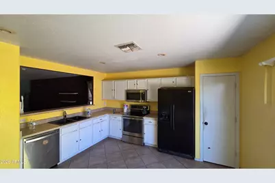 15868 W Crocus Drive, Surprise, AZ 85379 - Photo 3