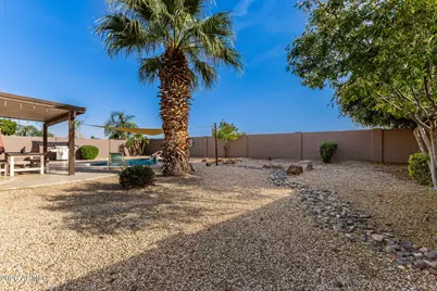 8401 W Cherry Hills Drive, Peoria, AZ 85345 - Photo 23