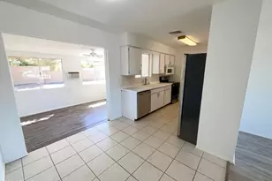 639 N 57th Pl, Mesa, AZ 85205 - Photo 9