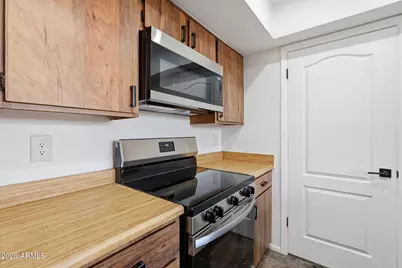 6943 W Monterosa Circle #1390, Phoenix, AZ 85033 - Photo 11