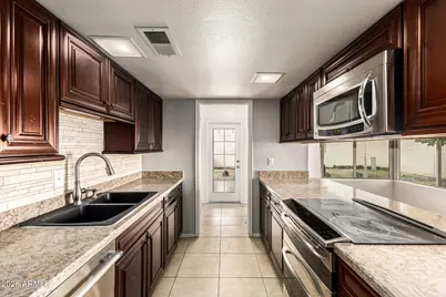 3108 W Clinton Street, Phoenix, AZ 85029 - Photo 1