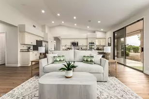 648 S Roanoke St, Gilbert, AZ 85296 - Photo 9