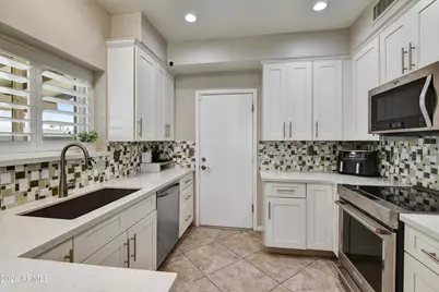 4413 E Bluefield Avenue, Phoenix, AZ 85032 - Photo 3