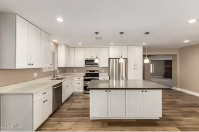 18636 N 17th Avenue, Phoenix, AZ 85027 - Photo 9