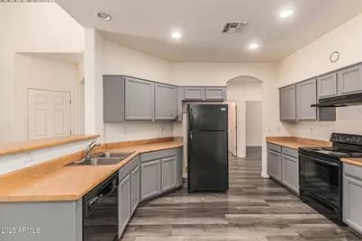 10489 S 182nd Drive, Goodyear, AZ 85338 - Photo 7