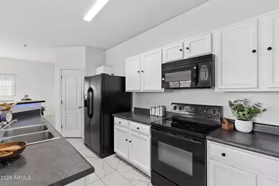 8189 W Groom Creek Road, Phoenix, AZ 85043 - Photo 11